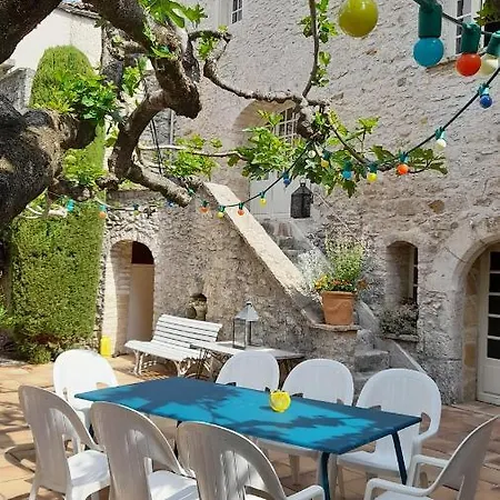 Le Jardin Hébergement de vacances *